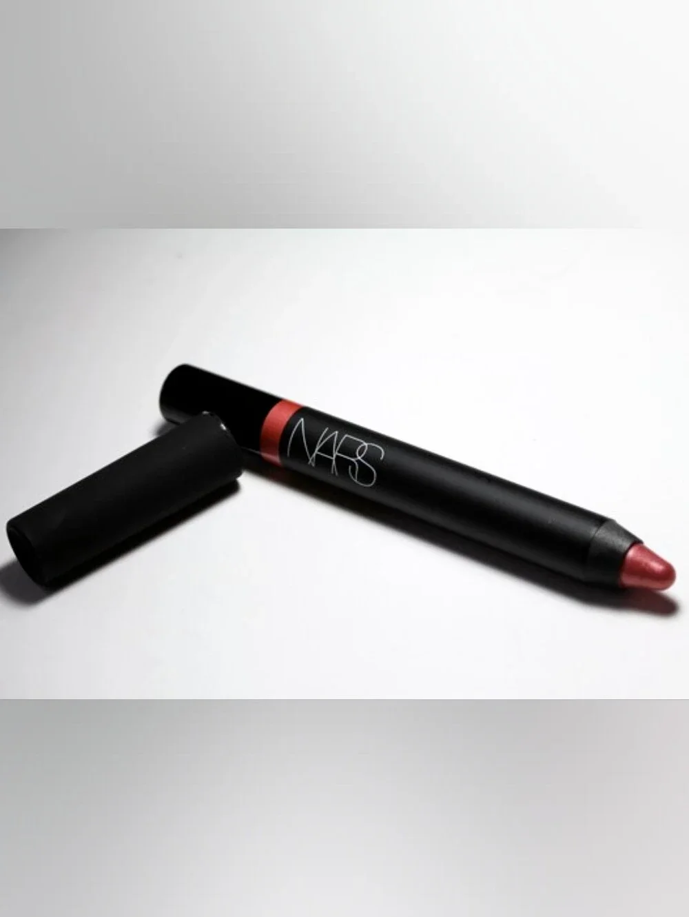 NARS Velvet Gloss Lip Pencil In Frivolous